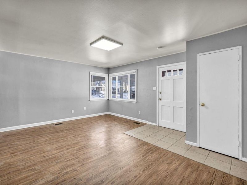 845 Exeter Road, Columbus, OH 43213 Photo 8