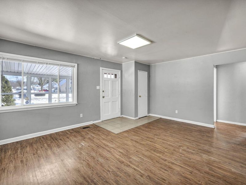 845 Exeter Road, Columbus, OH 43213 Photo 9