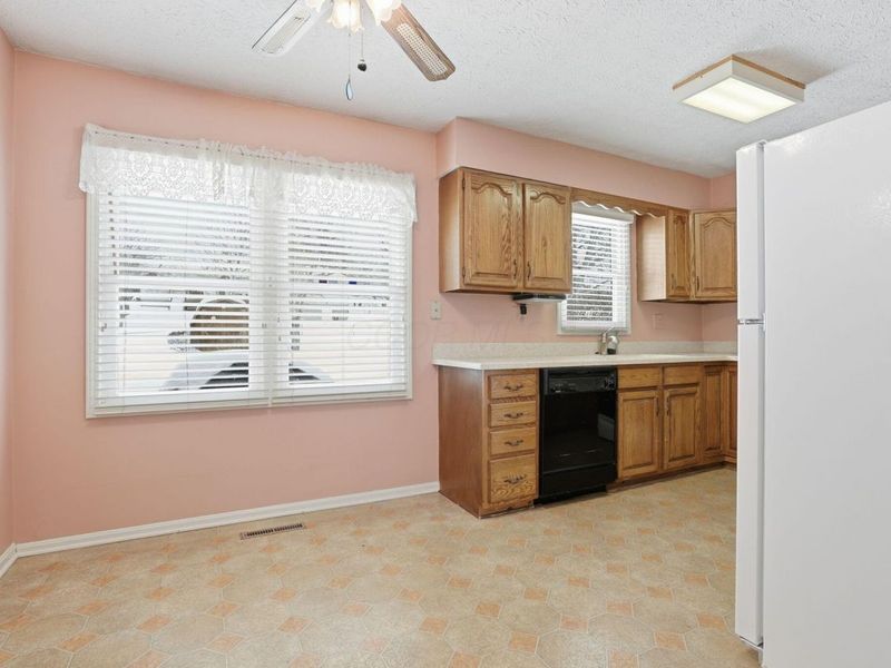 602 Deanna Stroll Road, Heath, OH 43056 Photo 8