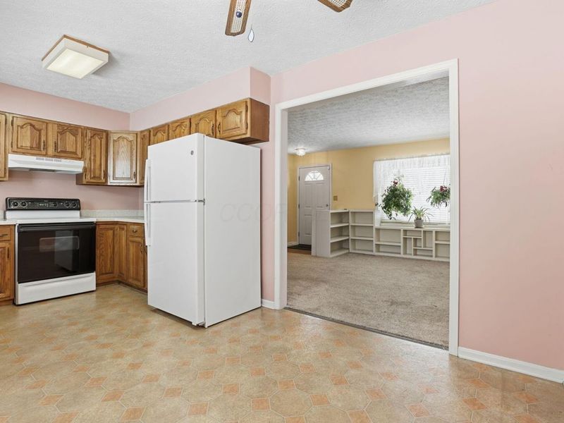 602 Deanna Stroll Road, Heath, OH 43056 Photo 9