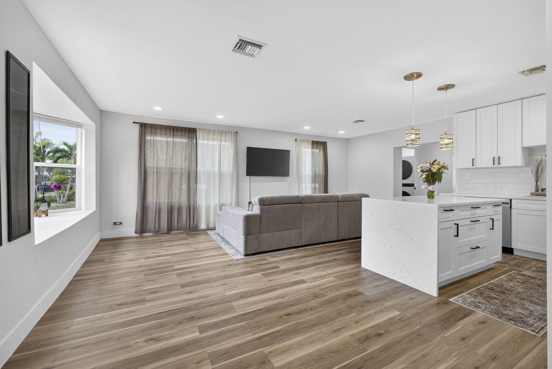 701 37th Street, West Palm Beach, FL 33407 Photo