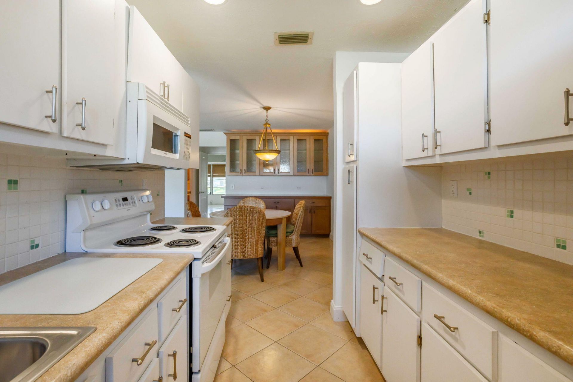 250 High Point Court, Unit B, Boynton Beach, FL 33435 Photo