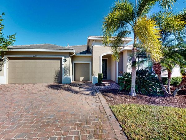 10127 SW Cypress Wood Court, Port St. Lucie, FL 34987