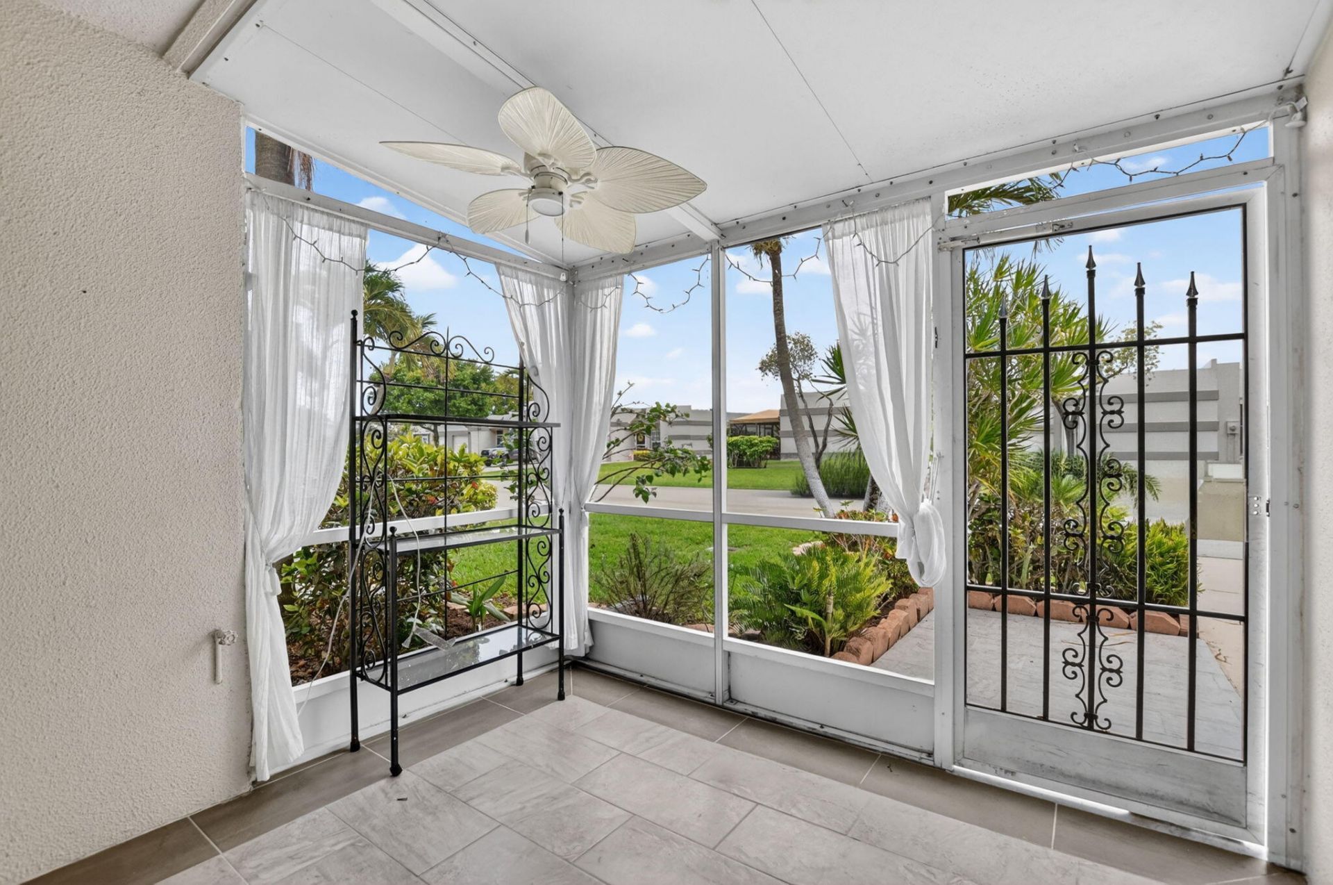 9245 Flynn Circle, Unit 7, Boca Raton, FL 33496 Photo