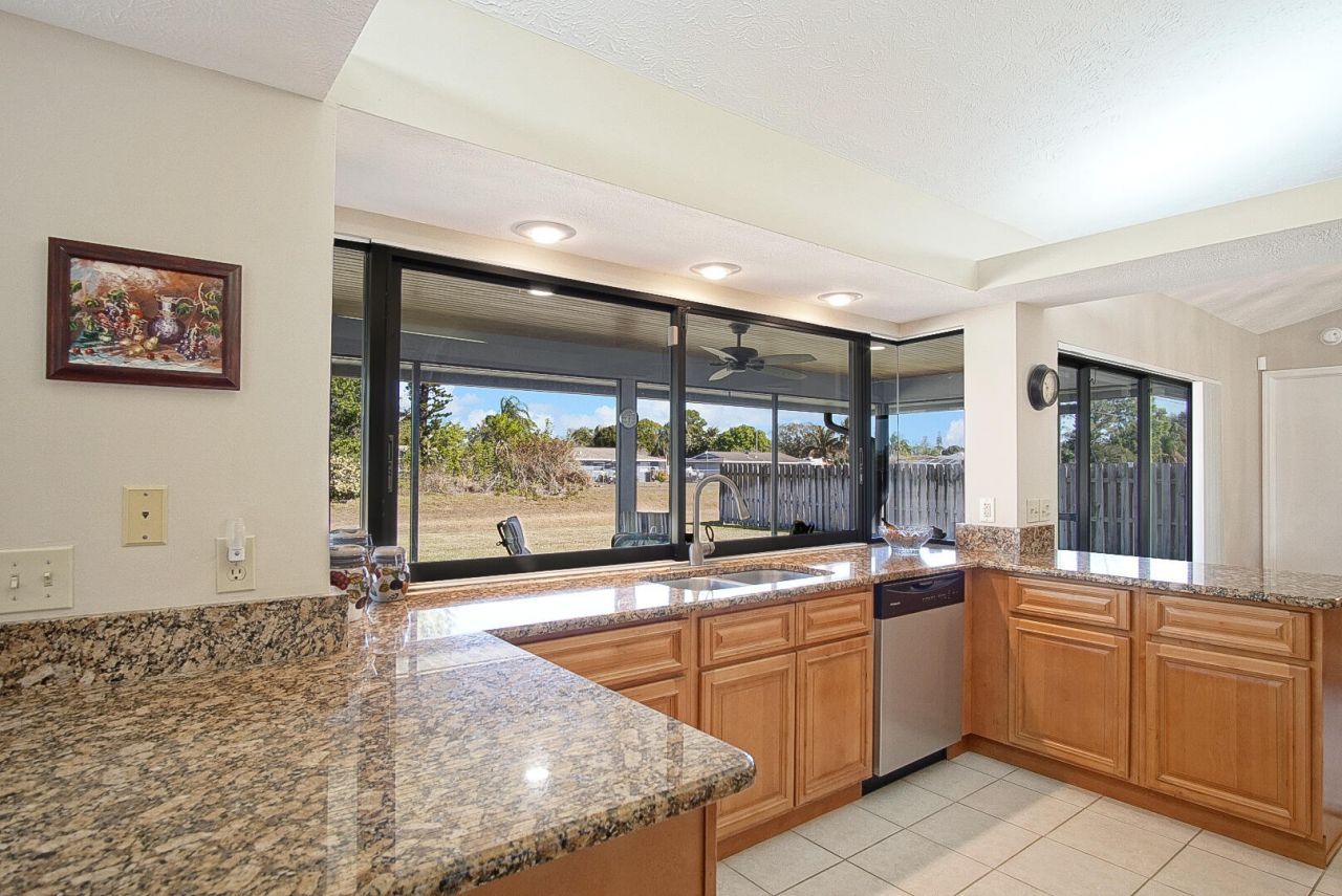 121 SE Lakehurst Drive, Port Saint Lucie, FL 34983 Photo