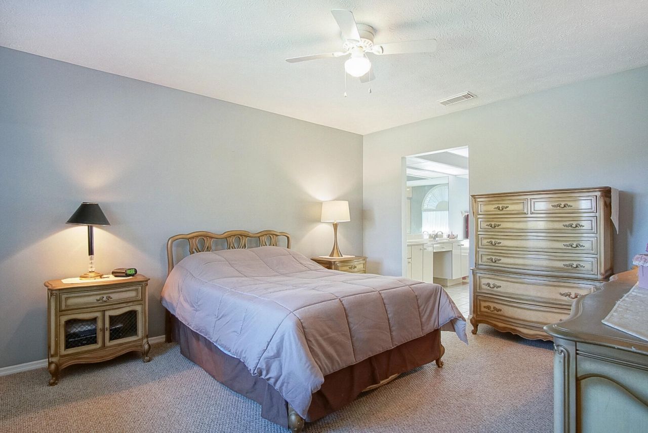 121 SE Lakehurst Drive, Port Saint Lucie, FL 34983 Photo