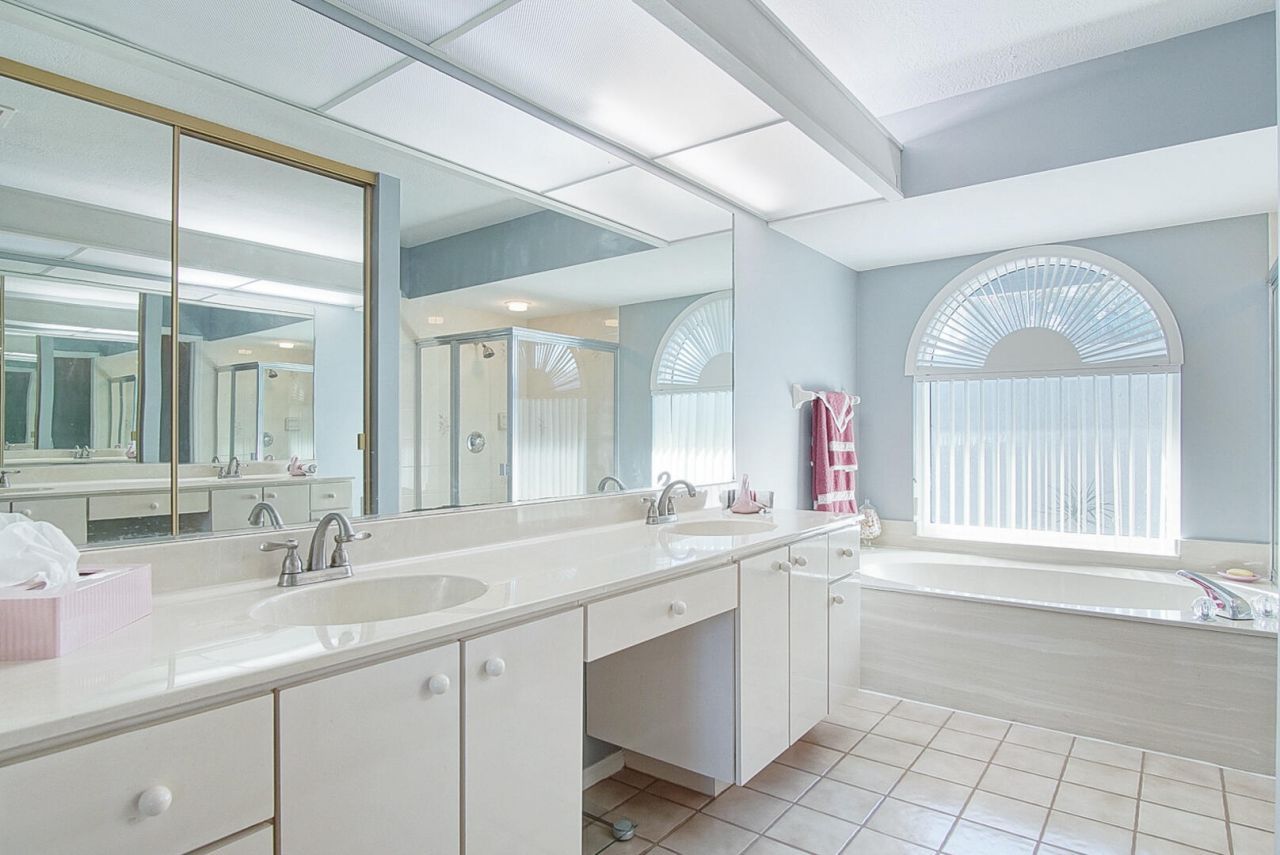 121 SE Lakehurst Drive, Port Saint Lucie, FL 34983 Photo