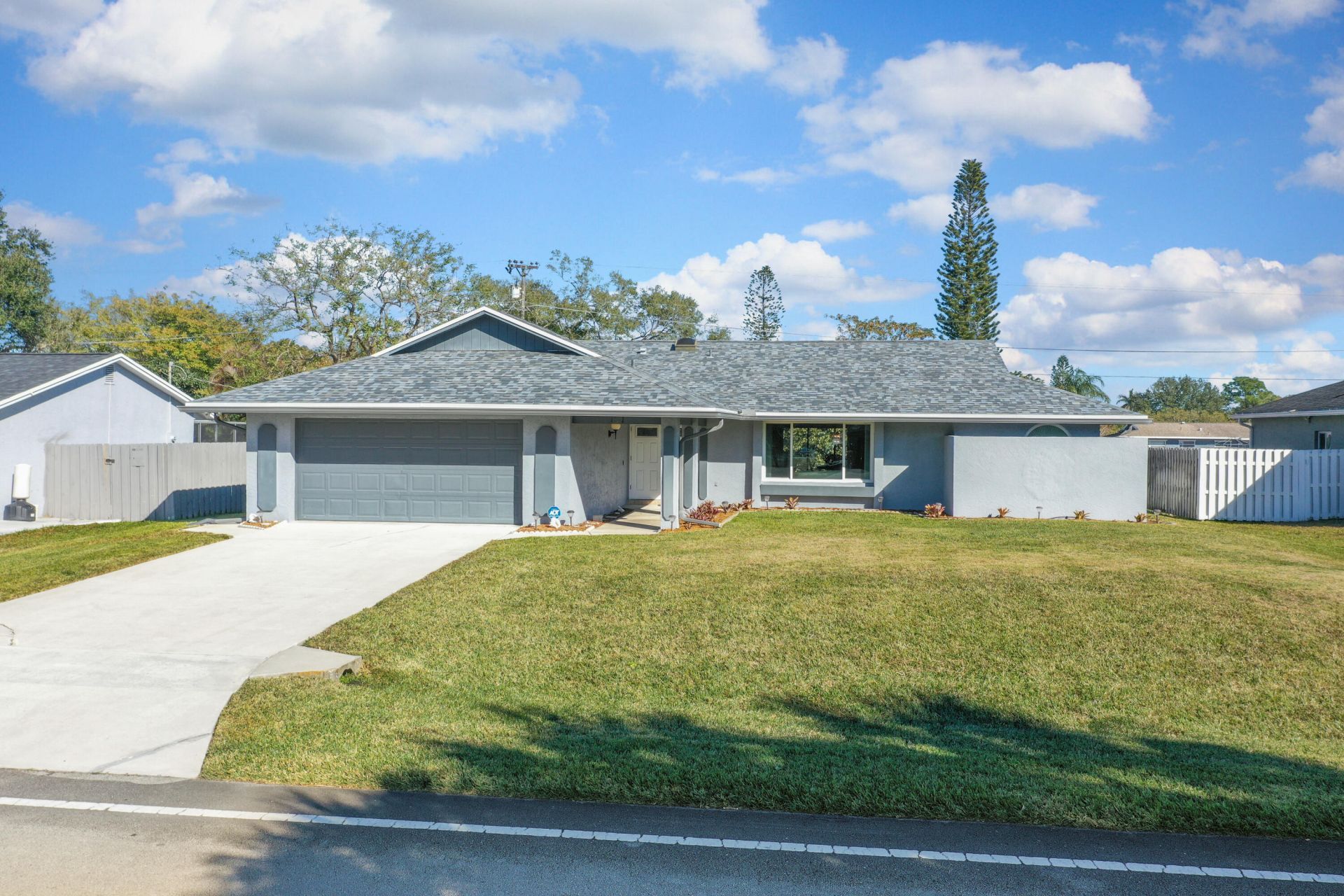 121 SE Lakehurst Drive, Port Saint Lucie, FL 34983 Photo