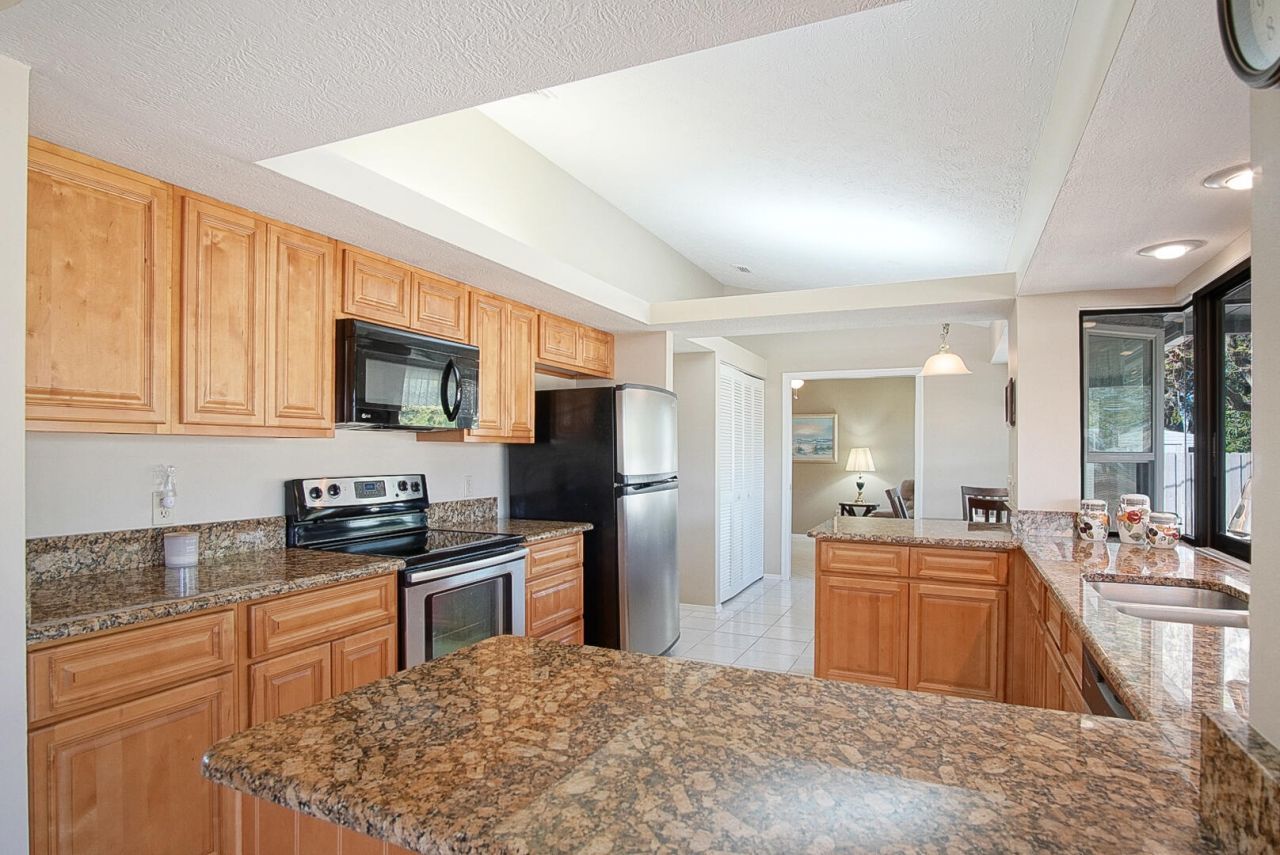 121 SE Lakehurst Drive, Port Saint Lucie, FL 34983 Photo