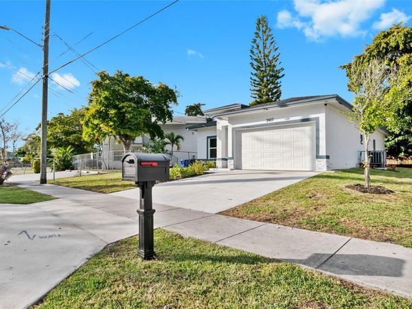 2407 NW 8 Street, Fort Lauderdale, FL 33311