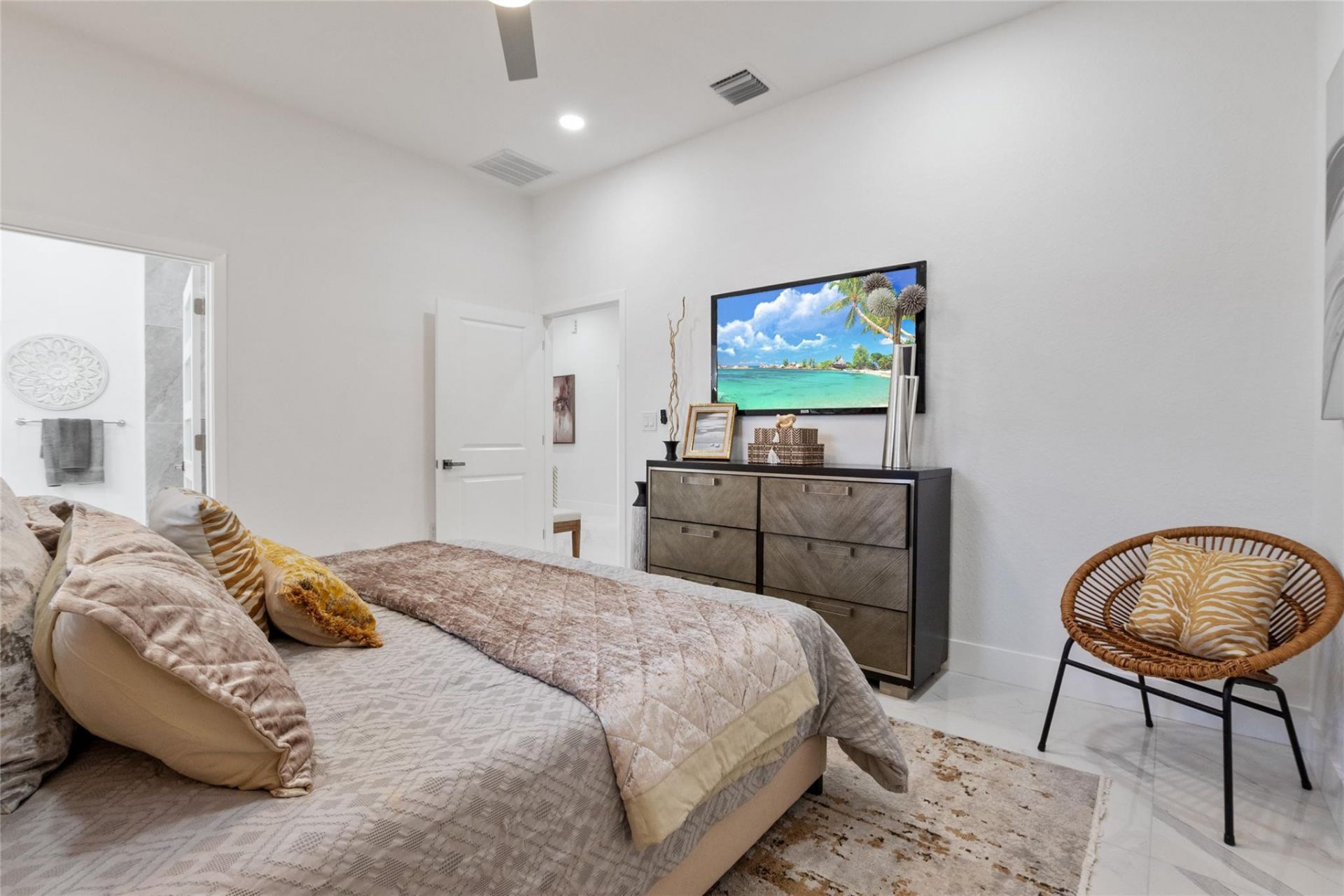 2407 NW 8 Street, Fort Lauderdale, FL 33311 Photo