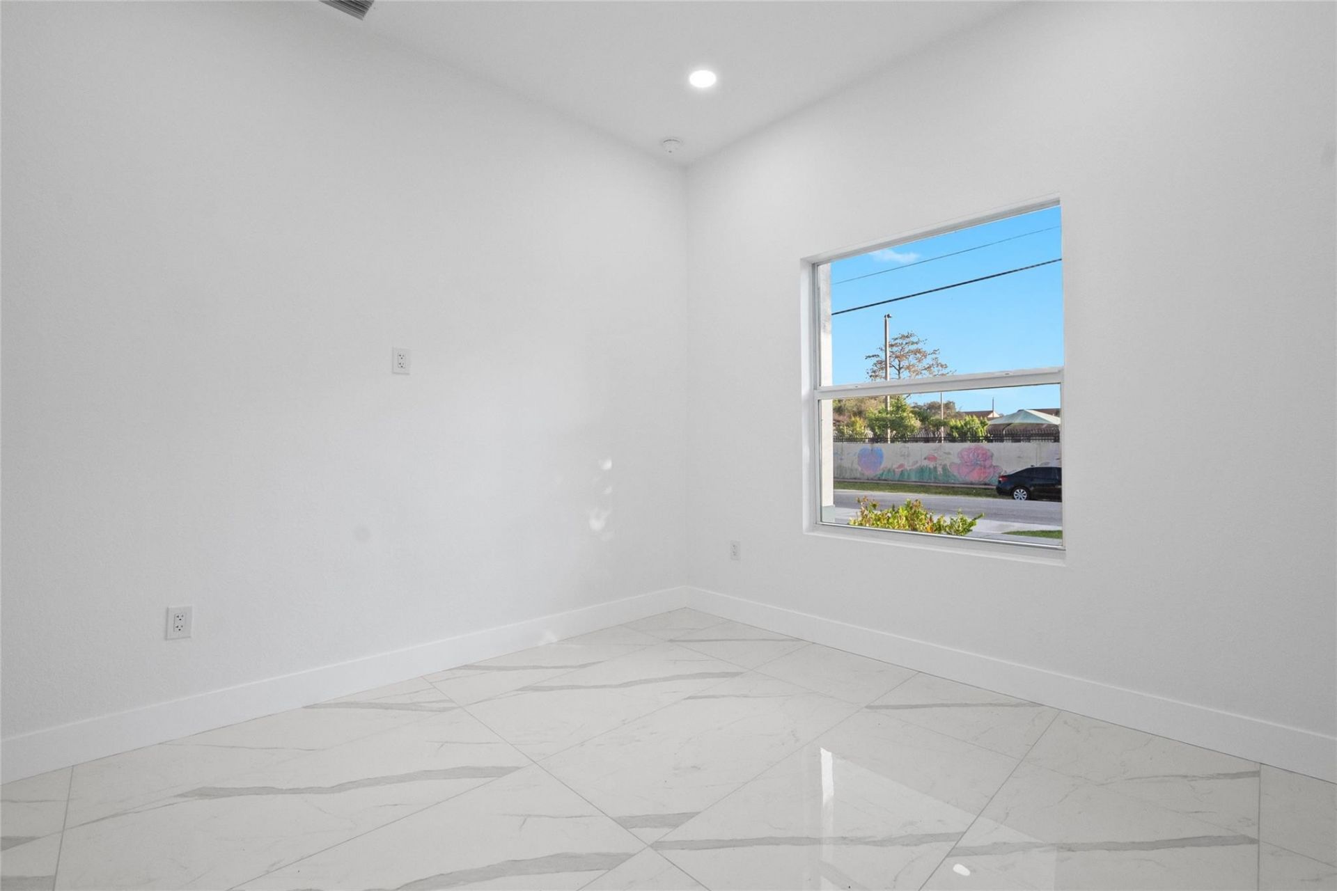 2407 NW 8 Street, Fort Lauderdale, FL 33311 Photo