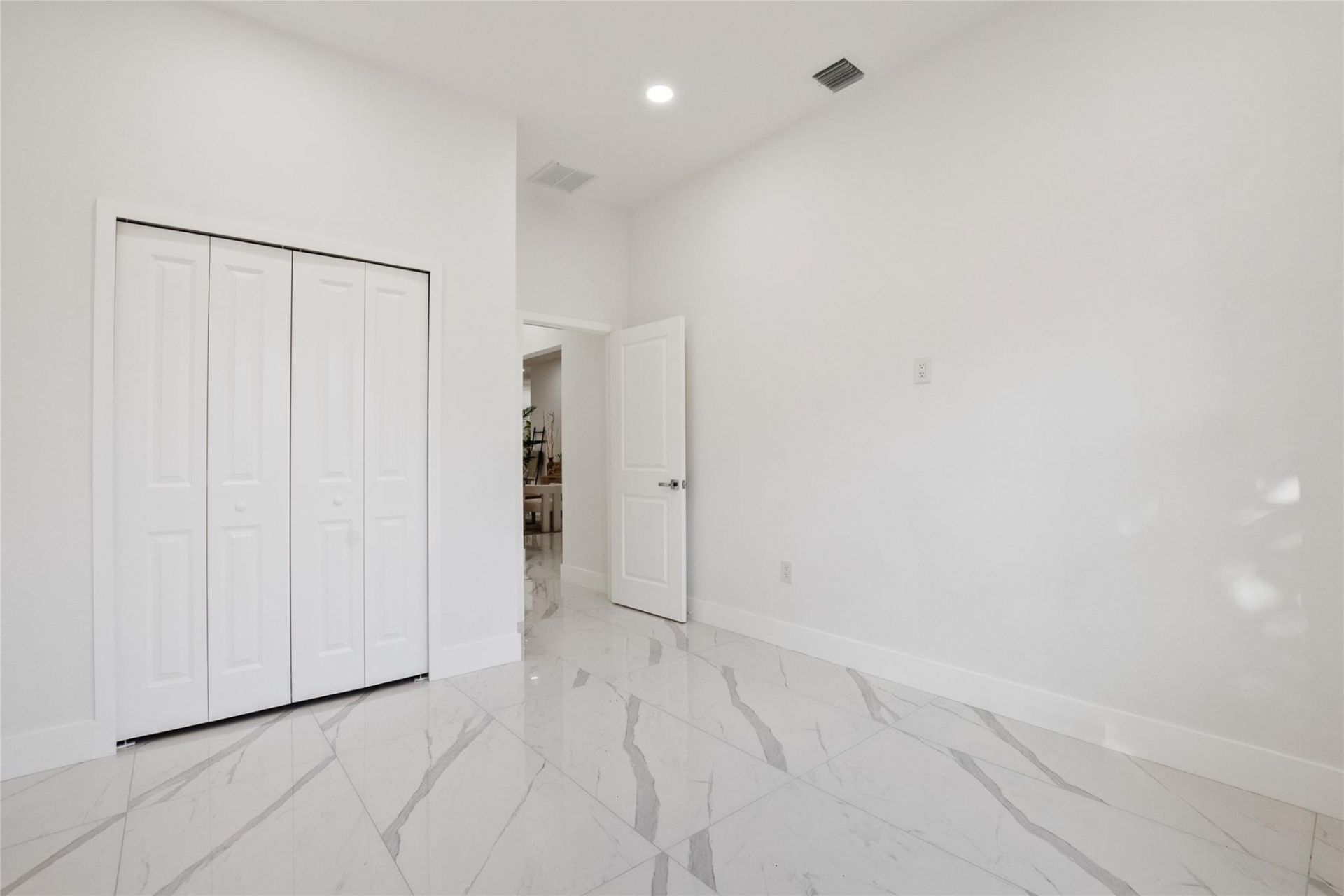 2407 NW 8 Street, Fort Lauderdale, FL 33311 Photo