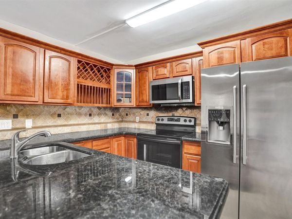 4872 NW 95th Avenue, Sunrise, FL 33351