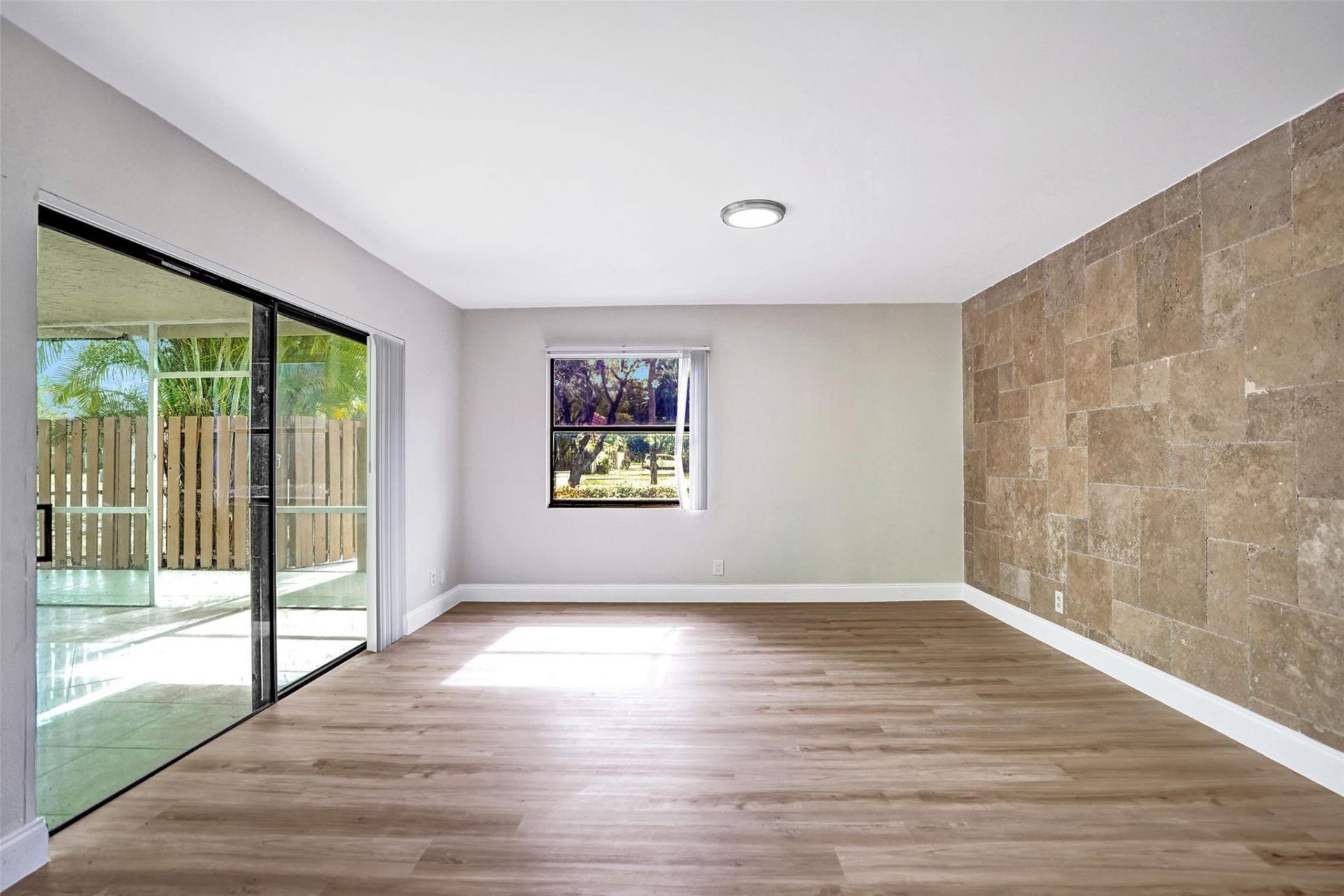 4872 NW 95th Avenue, Sunrise, FL 33351 Photo