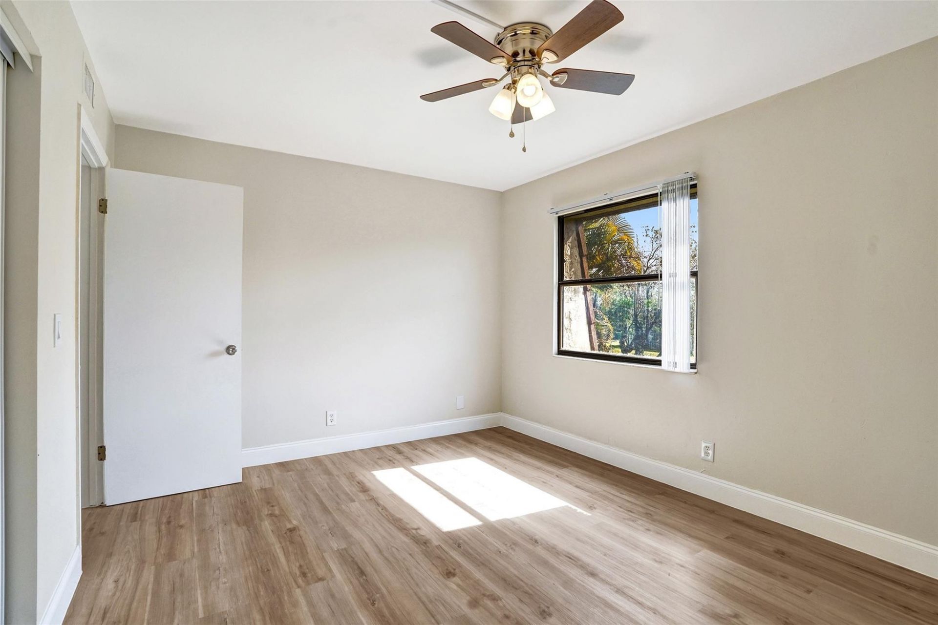 4872 NW 95th Avenue, Sunrise, FL 33351 Photo