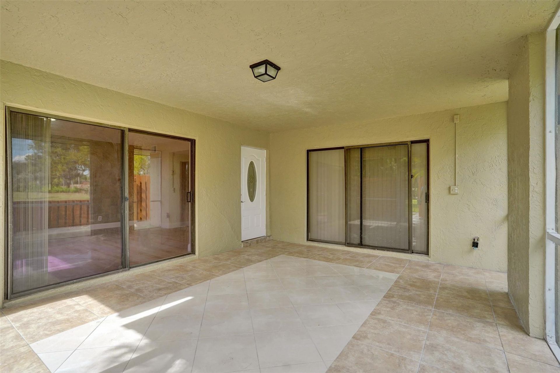 4872 NW 95th Avenue, Sunrise, FL 33351 Photo