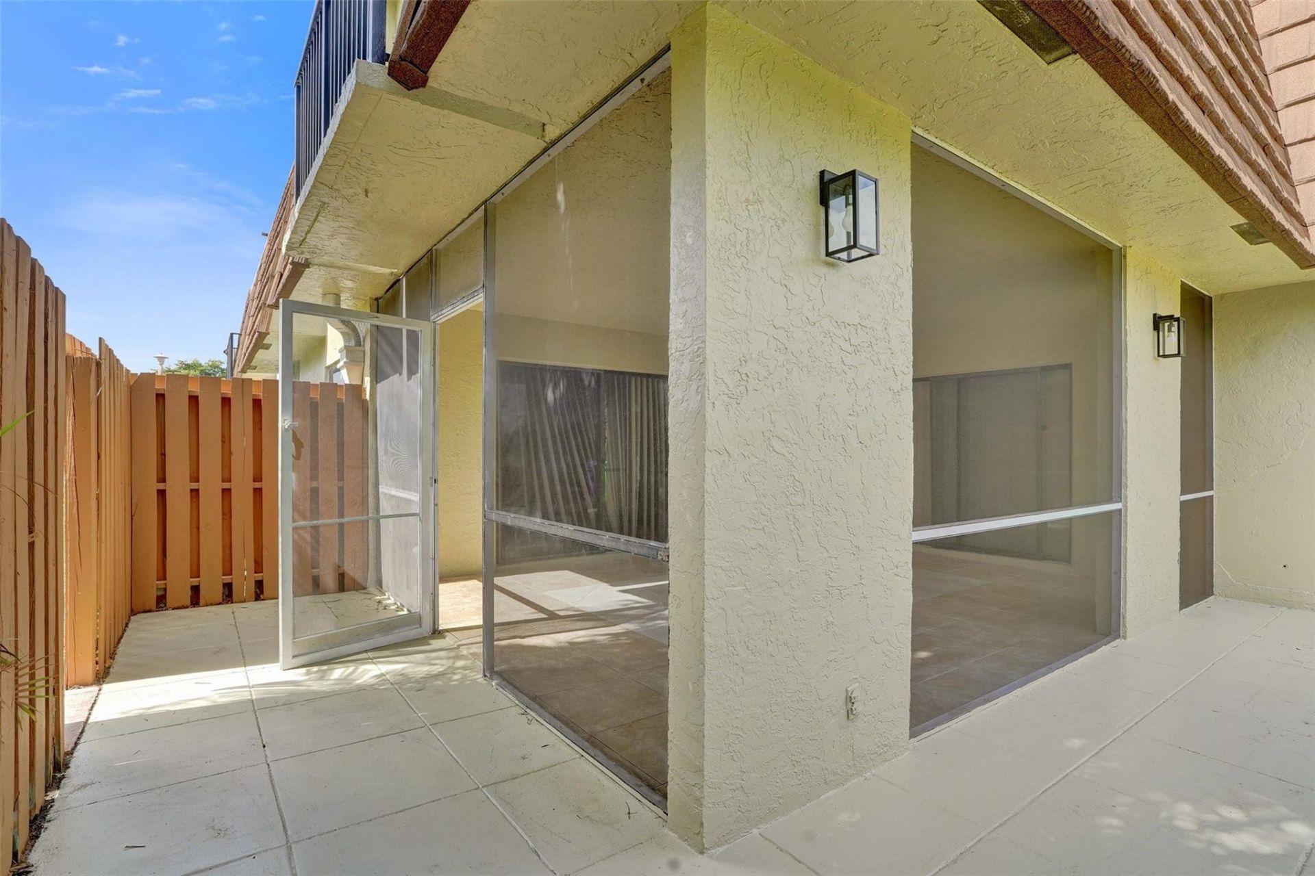 4872 NW 95th Avenue, Sunrise, FL 33351 Photo