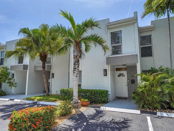 670 Kensington Pl, Unit 5B, Wilton Manors, FL 33305