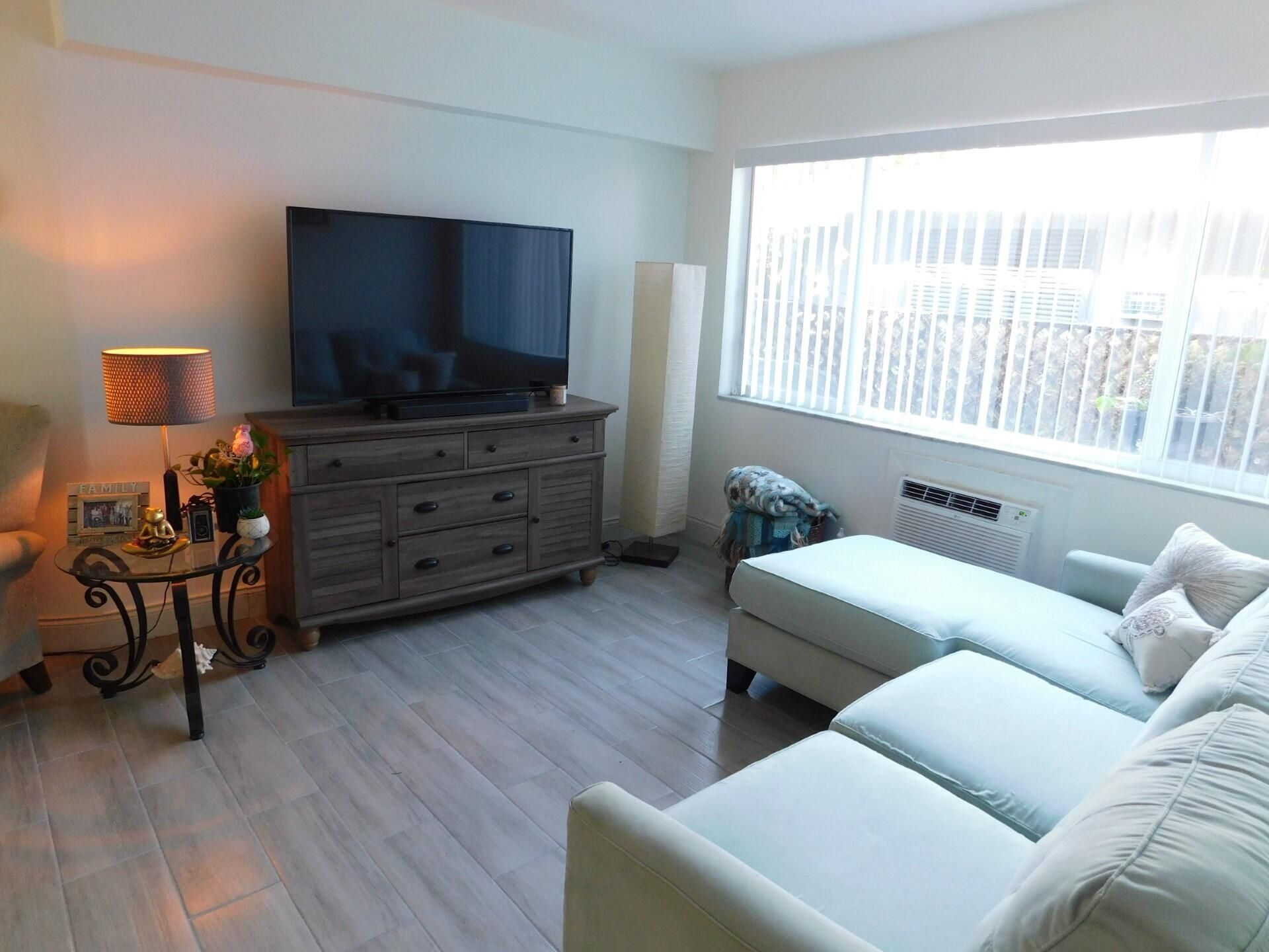 825 NE 6th Street, Unit 1-7, Fort Lauderdale, FL 33304 Photo