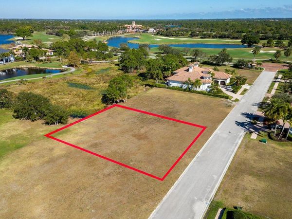 107 SE Rio Casarano, Port St. Lucie, FL 34984