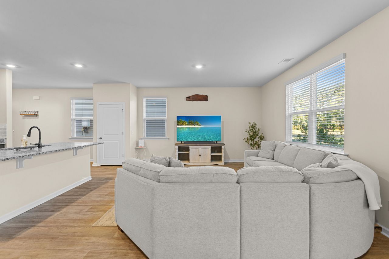 109 Sweet Cherry Lane Photo 6