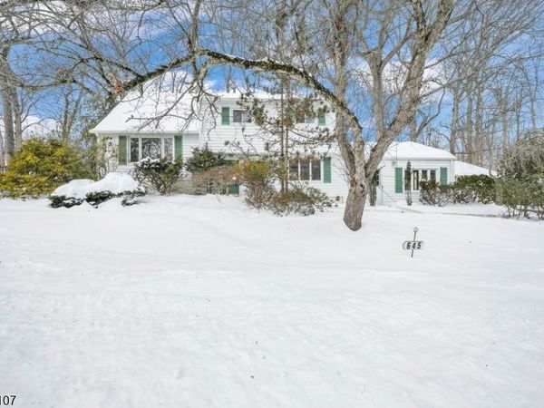 645 Wildwood Rd, Northvale, NJ 07647