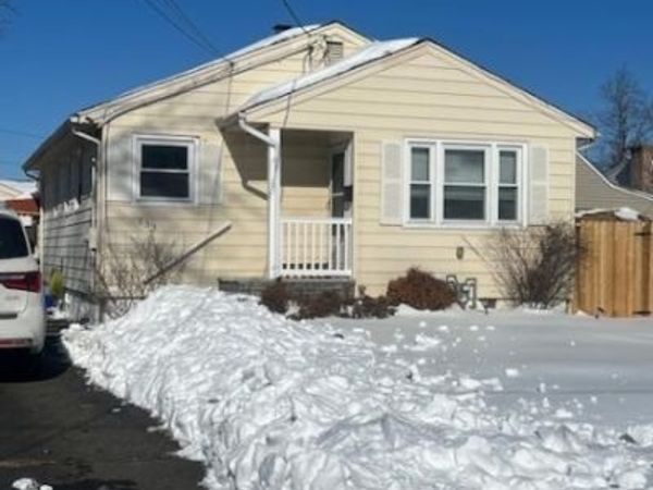 533 Edgeworth St, Middlesex, NJ 08846