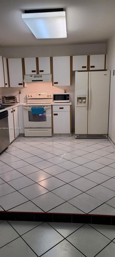 3564 Magellan Cir, Unit 211-1, Aventura, FL 33180 Photo