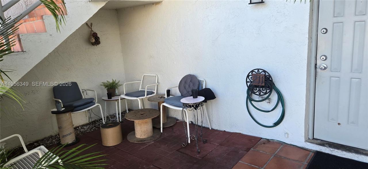 3564 Magellan Cir, Unit 211-1, Aventura, FL 33180 Photo