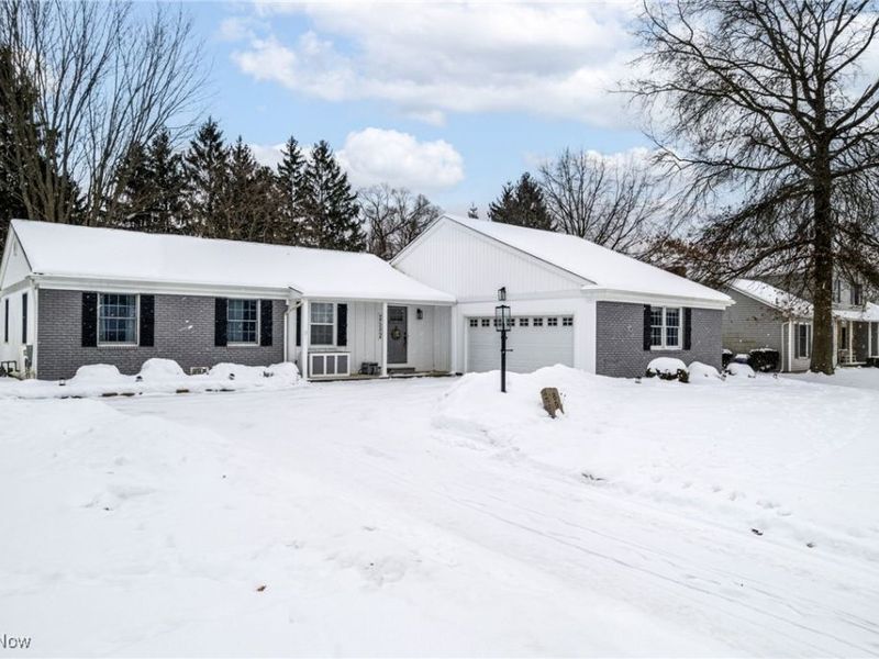 8975 Highland Drive, Westfield Center, OH 44251 Photo 2