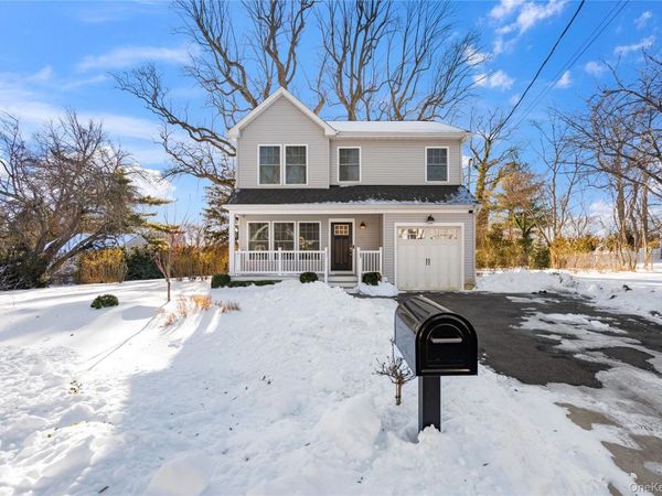 5 Abbington Place, Northport, NY 11768