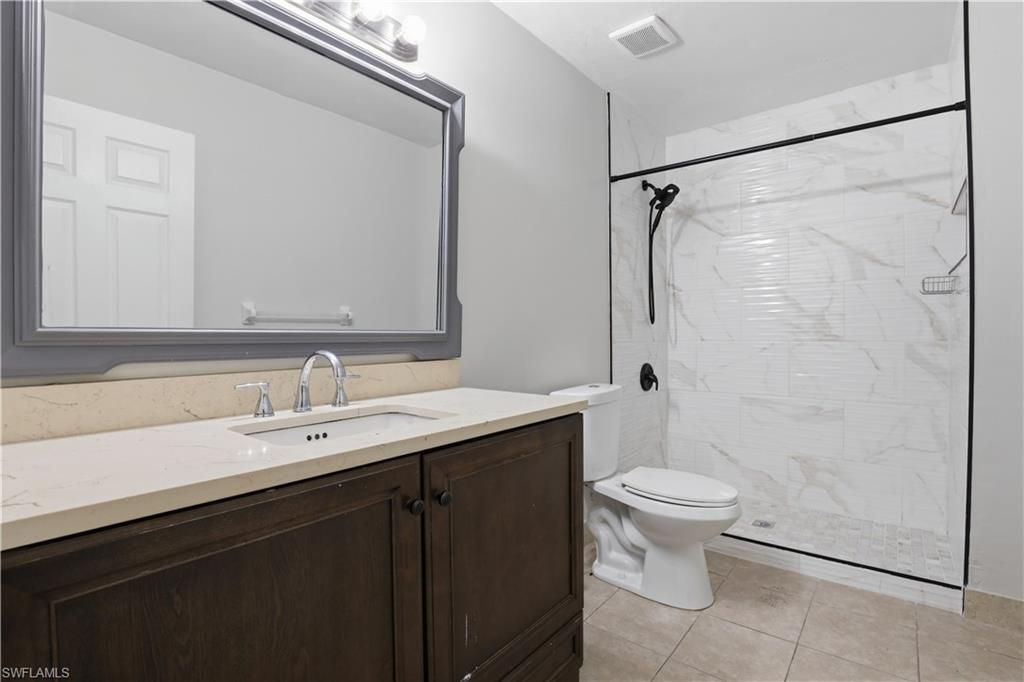 530 7th St Sw, Naples, FL 34117 Photo