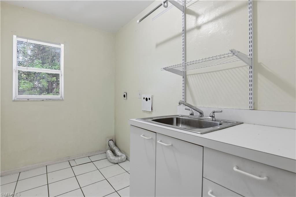 530 7th St Sw, Naples, FL 34117 Photo