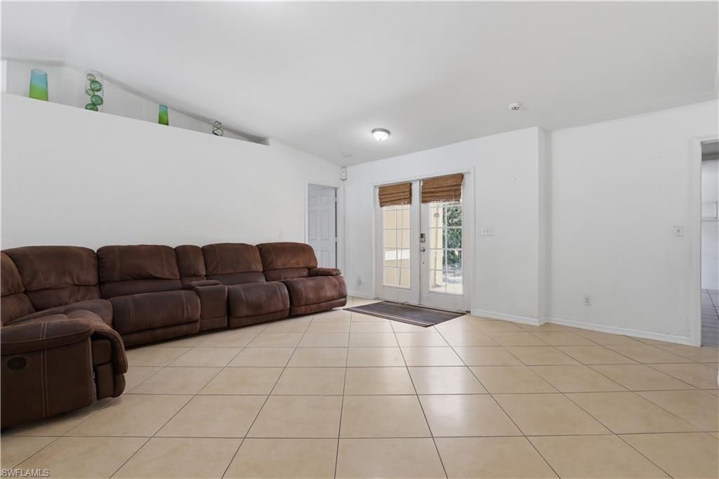 530 7th St Sw, Naples, FL 34117 Photo