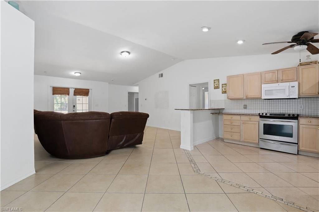 530 7th St Sw, Naples, FL 34117 Photo