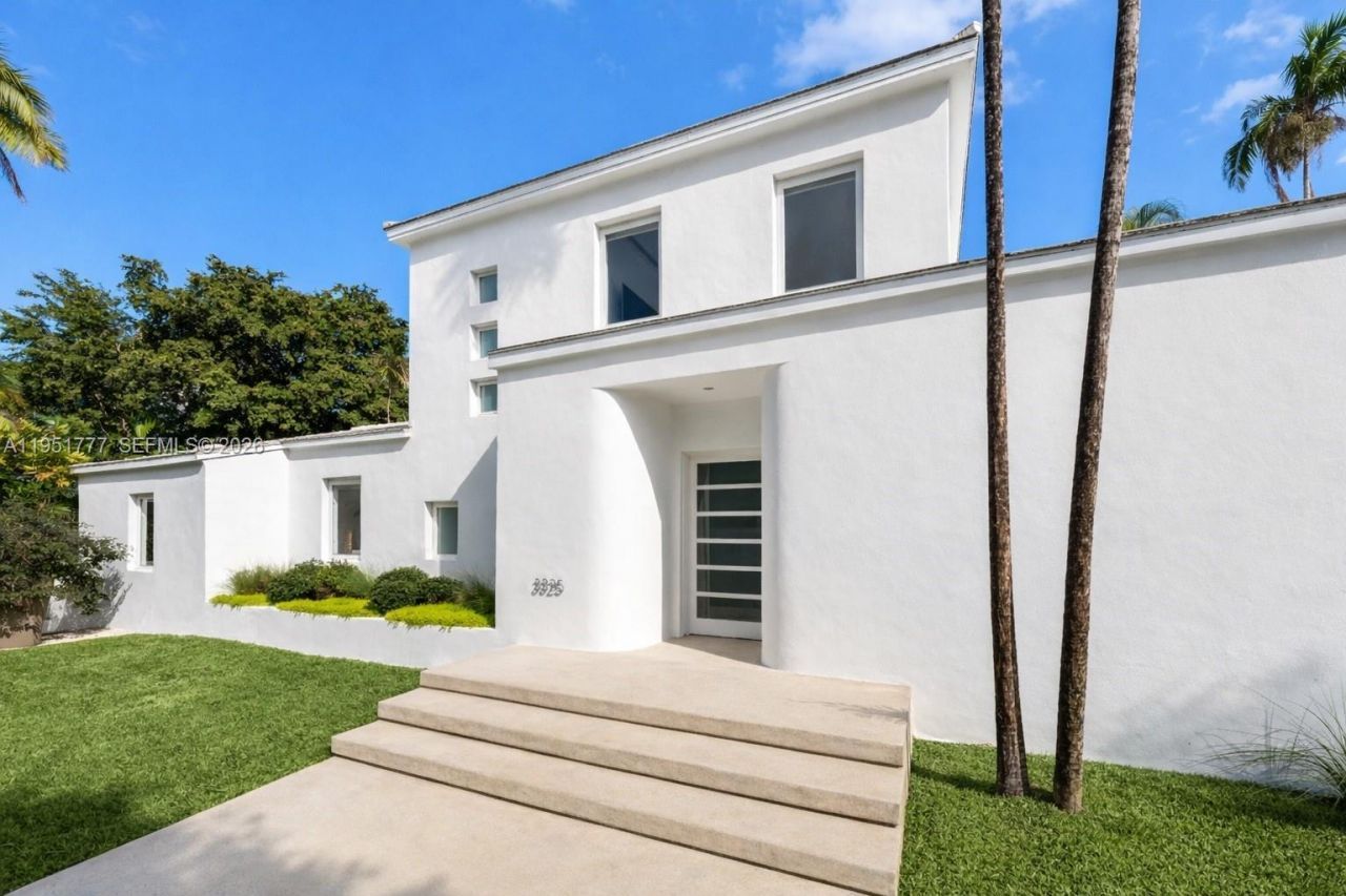 3325 Pine Tree Dr, Miami Beach, FL 33140 Photo