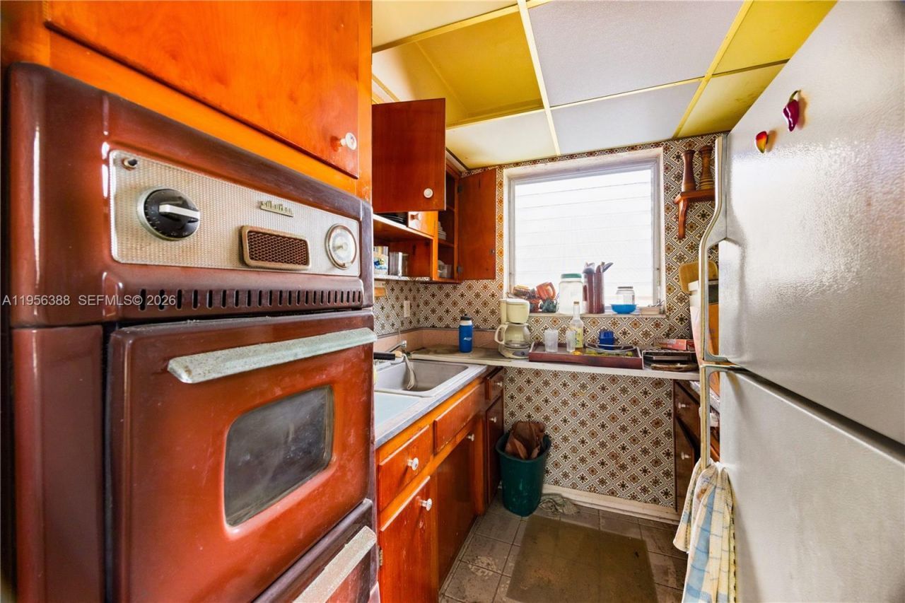 7720 Harding Ave, Unit 8, Miami Beach, FL 33141 Photo