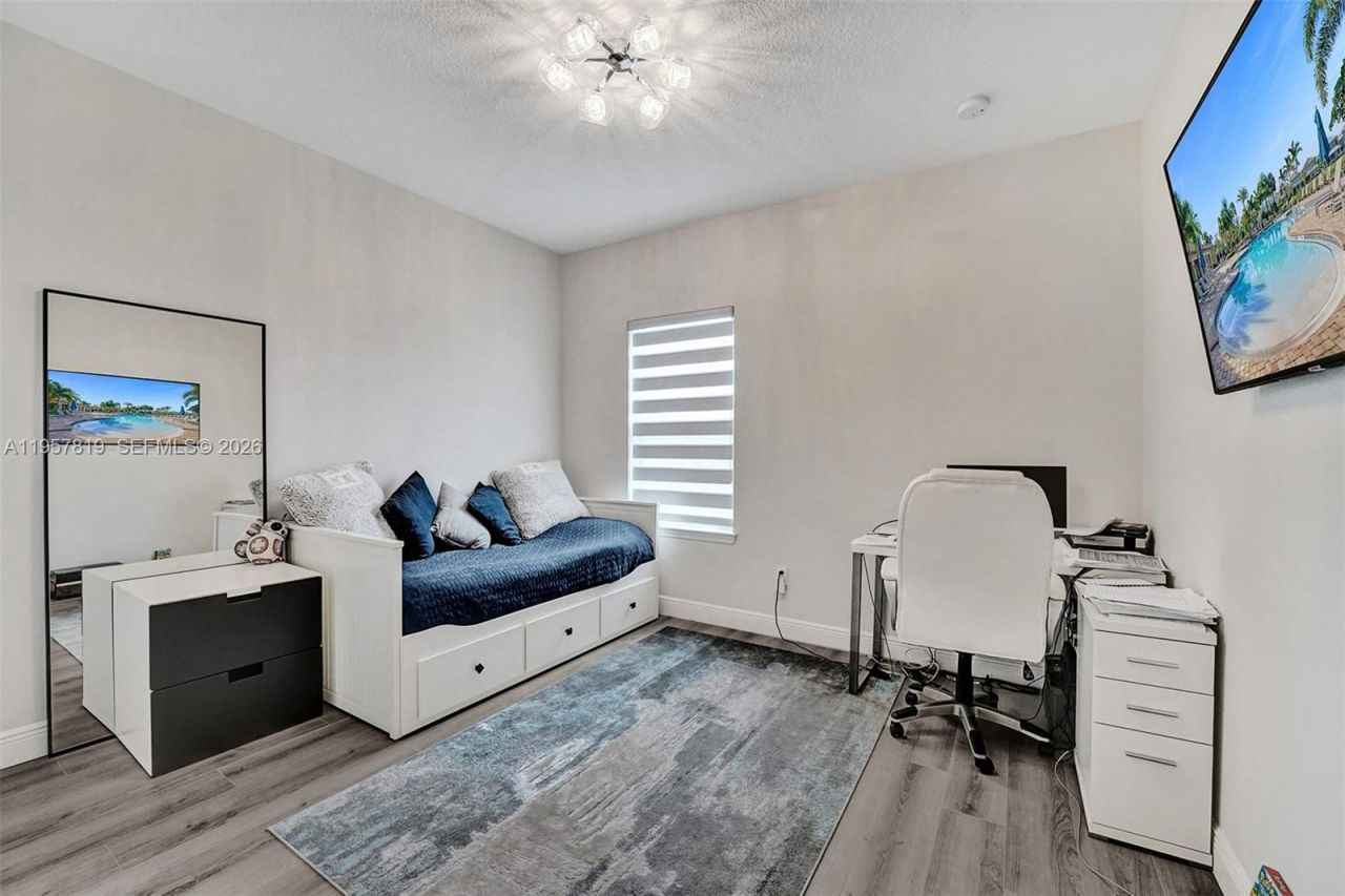 1033 Eucalyptus Dr, Hollywood, FL 33021 Photo