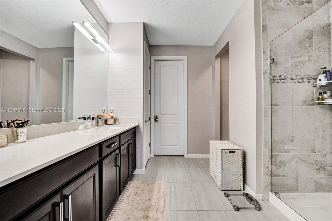 1033 Eucalyptus Dr, Hollywood, FL 33021 Photo