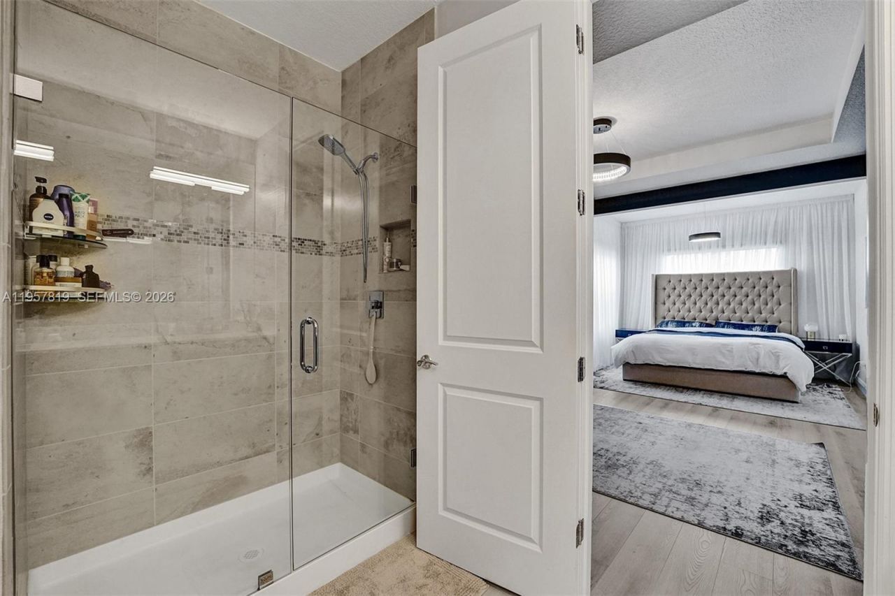 1033 Eucalyptus Dr, Hollywood, FL 33021 Photo