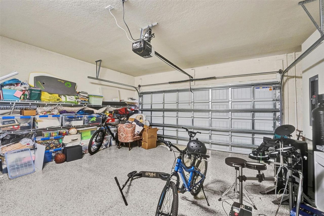 1033 Eucalyptus Dr, Hollywood, FL 33021 Photo