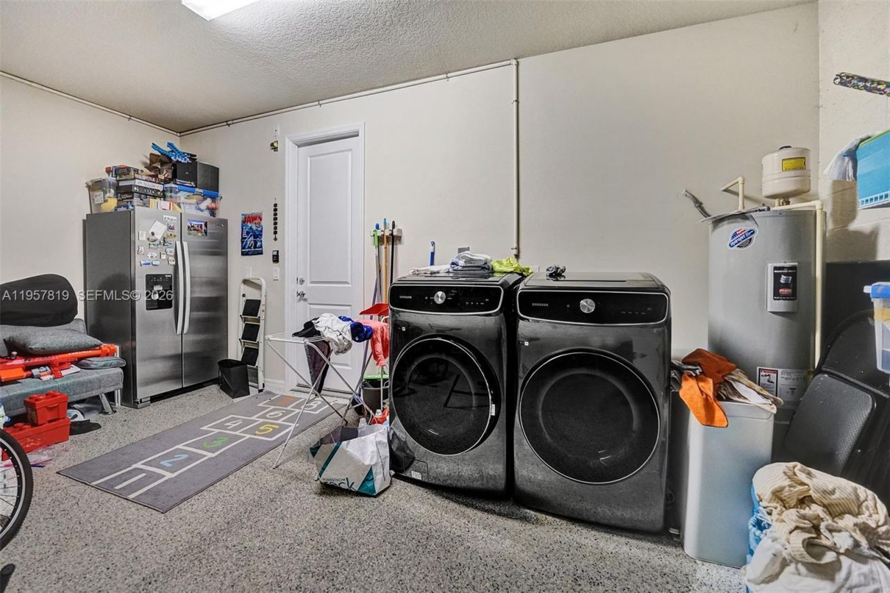 1033 Eucalyptus Dr, Hollywood, FL 33021 Photo