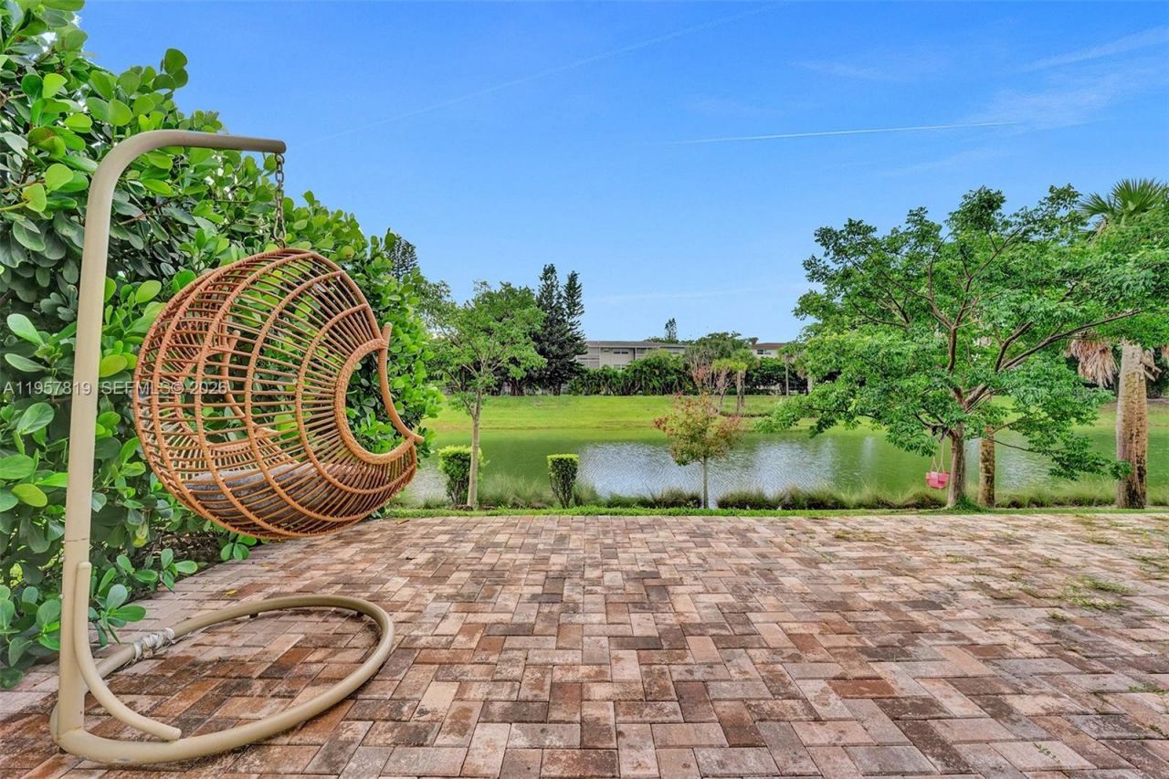 1033 Eucalyptus Dr, Hollywood, FL 33021 Photo