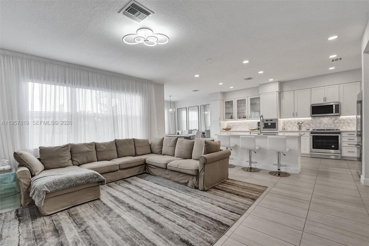 1033 Eucalyptus Dr, Hollywood, FL 33021 Photo