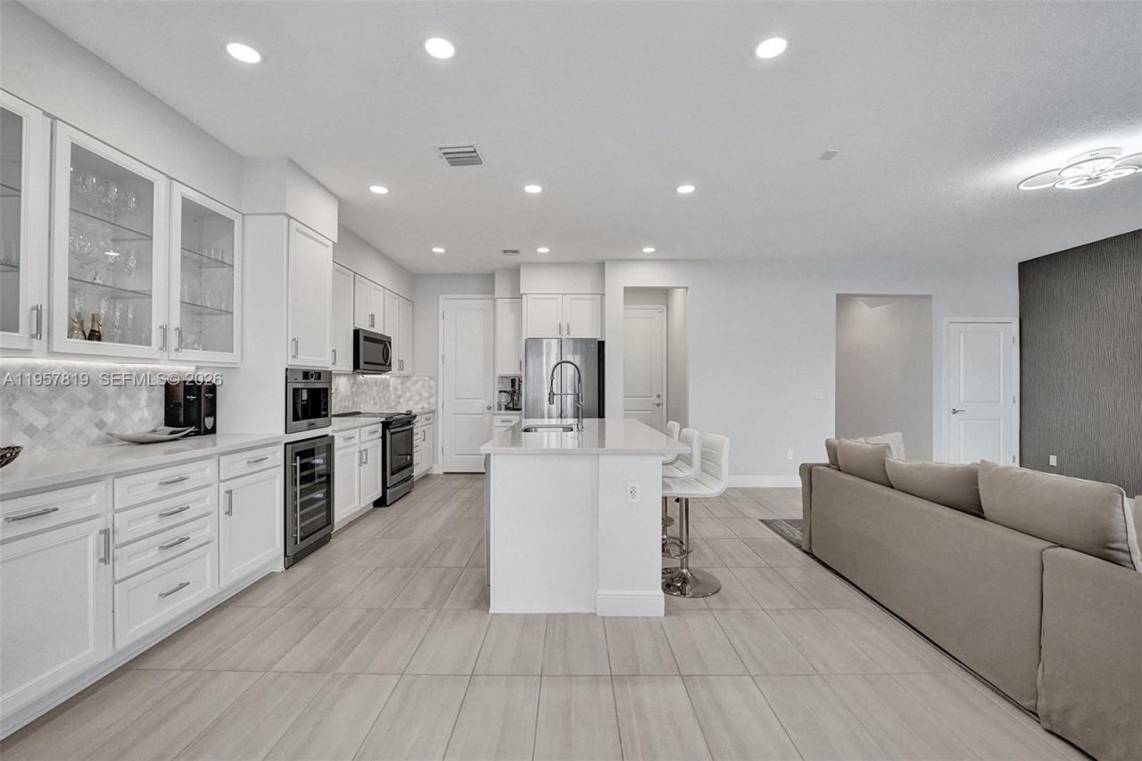 1033 Eucalyptus Dr, Hollywood, FL 33021 Photo