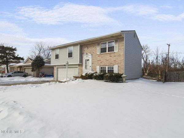 2611 Coveview Drive, Toledo, OH 43611