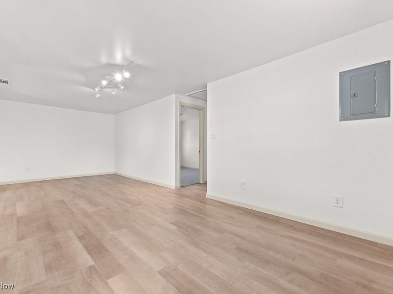 961 Crestline Drive, Akron, OH 44312 Photo 24