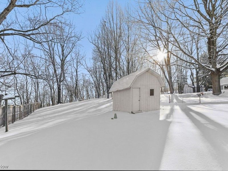 961 Crestline Drive, Akron, OH 44312 Photo 4