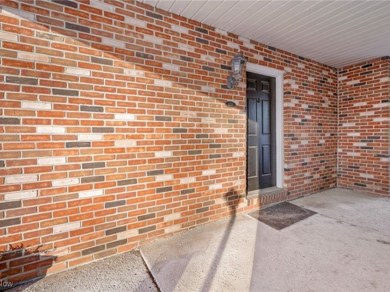 1134 W Maple Street, North Canton, OH 44720 Photo 2